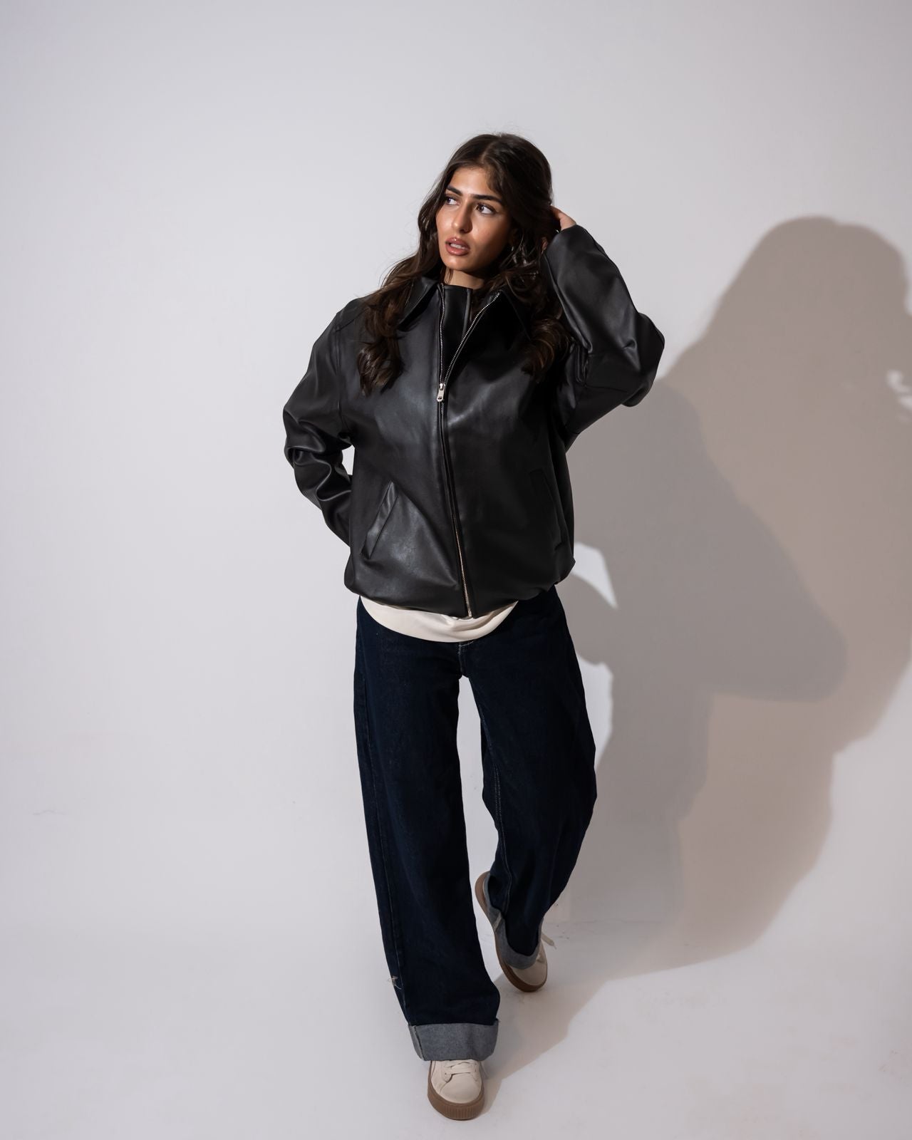 BlACK LEATHER JACKET