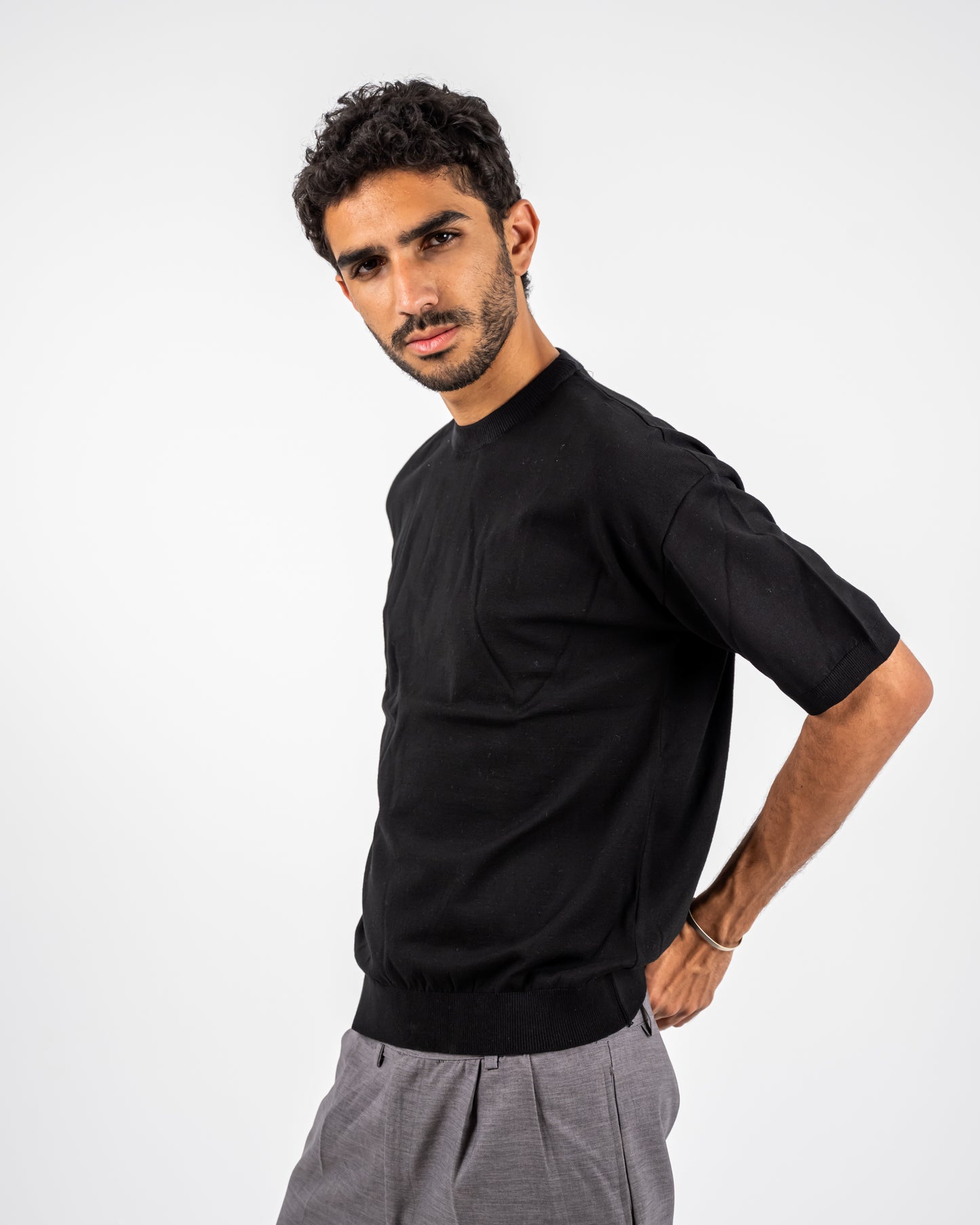 Black knit round T-shirt