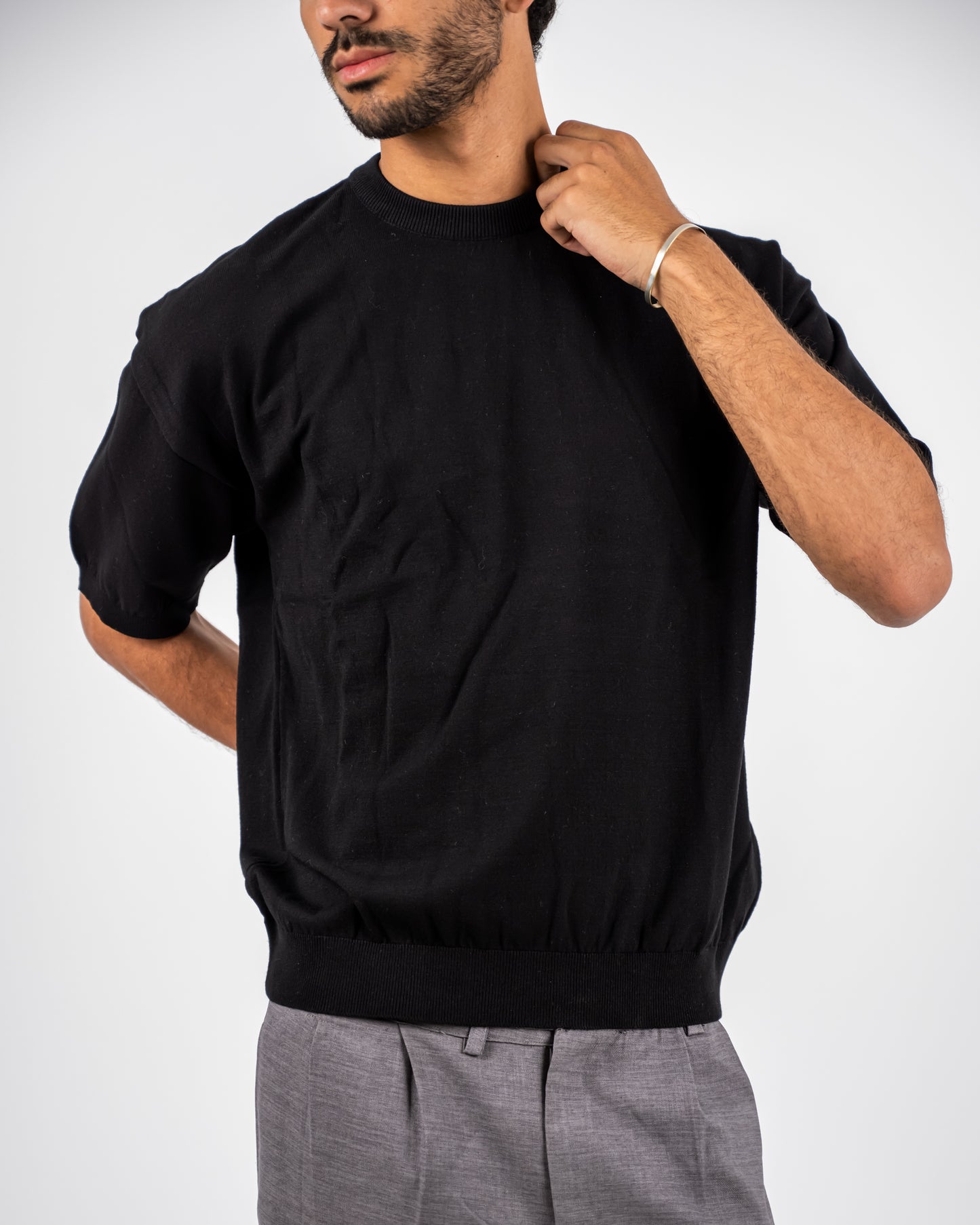 Black knit round T-shirt